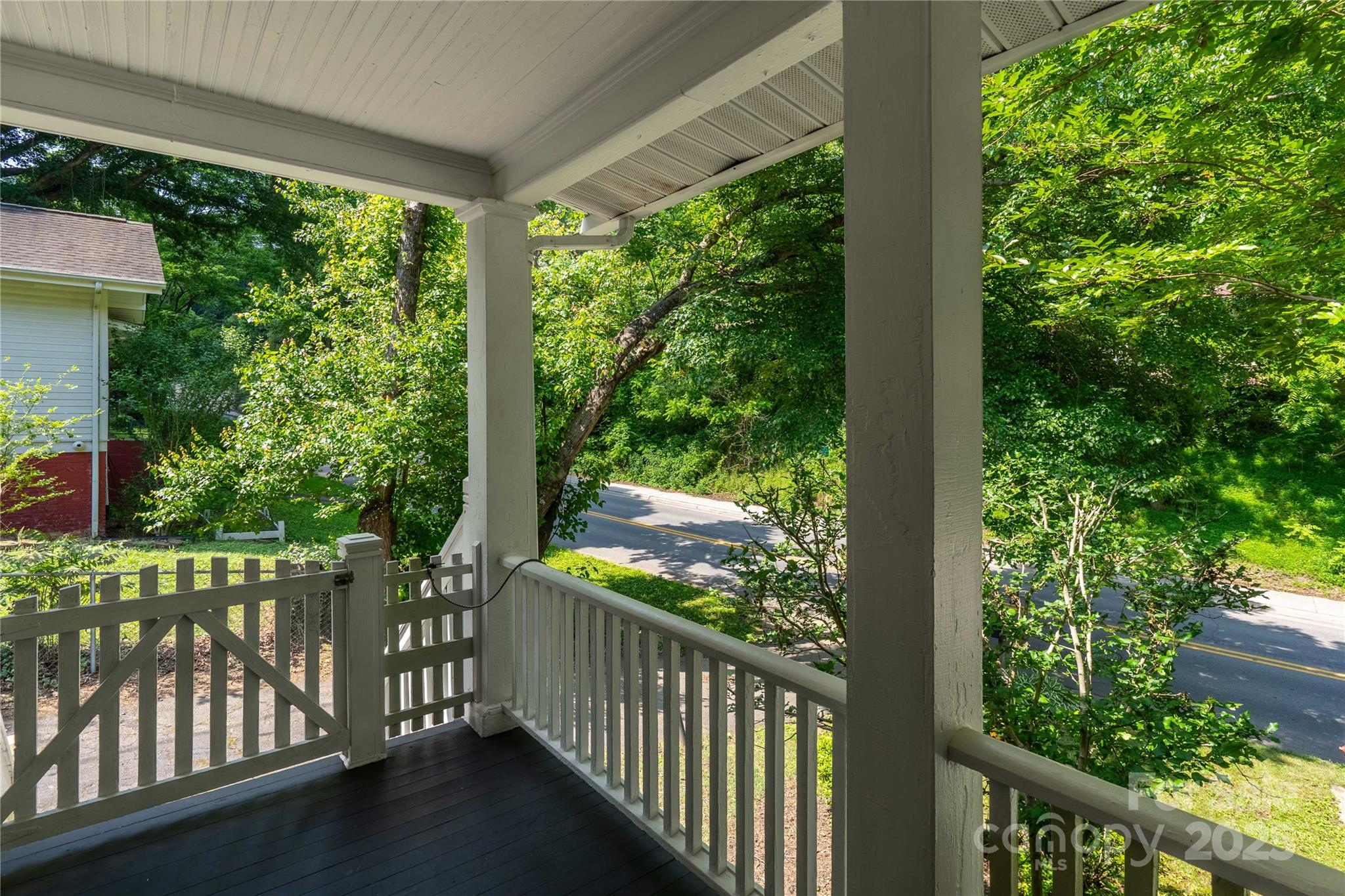 6 Wood Avenue