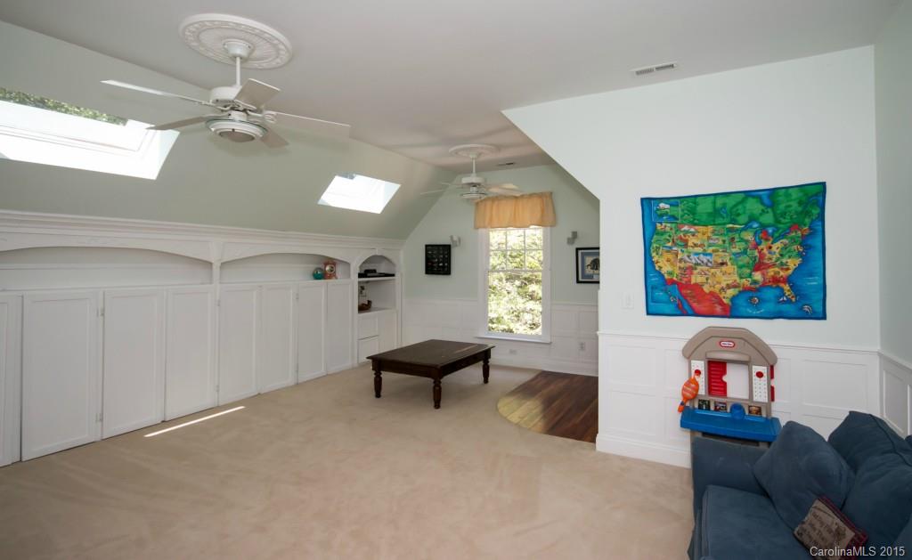 The Harbour at the Pointe - Residential