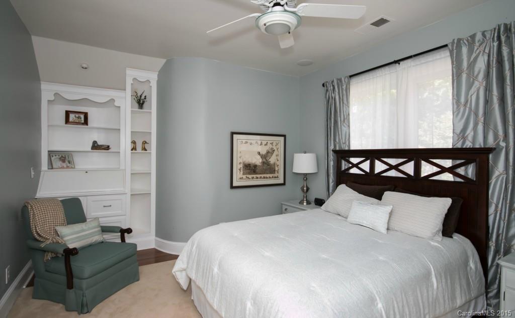 The Harbour at the Pointe - Residential