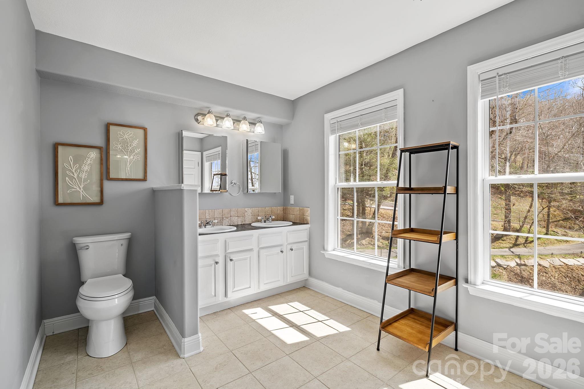 Laurel Woods - Residential