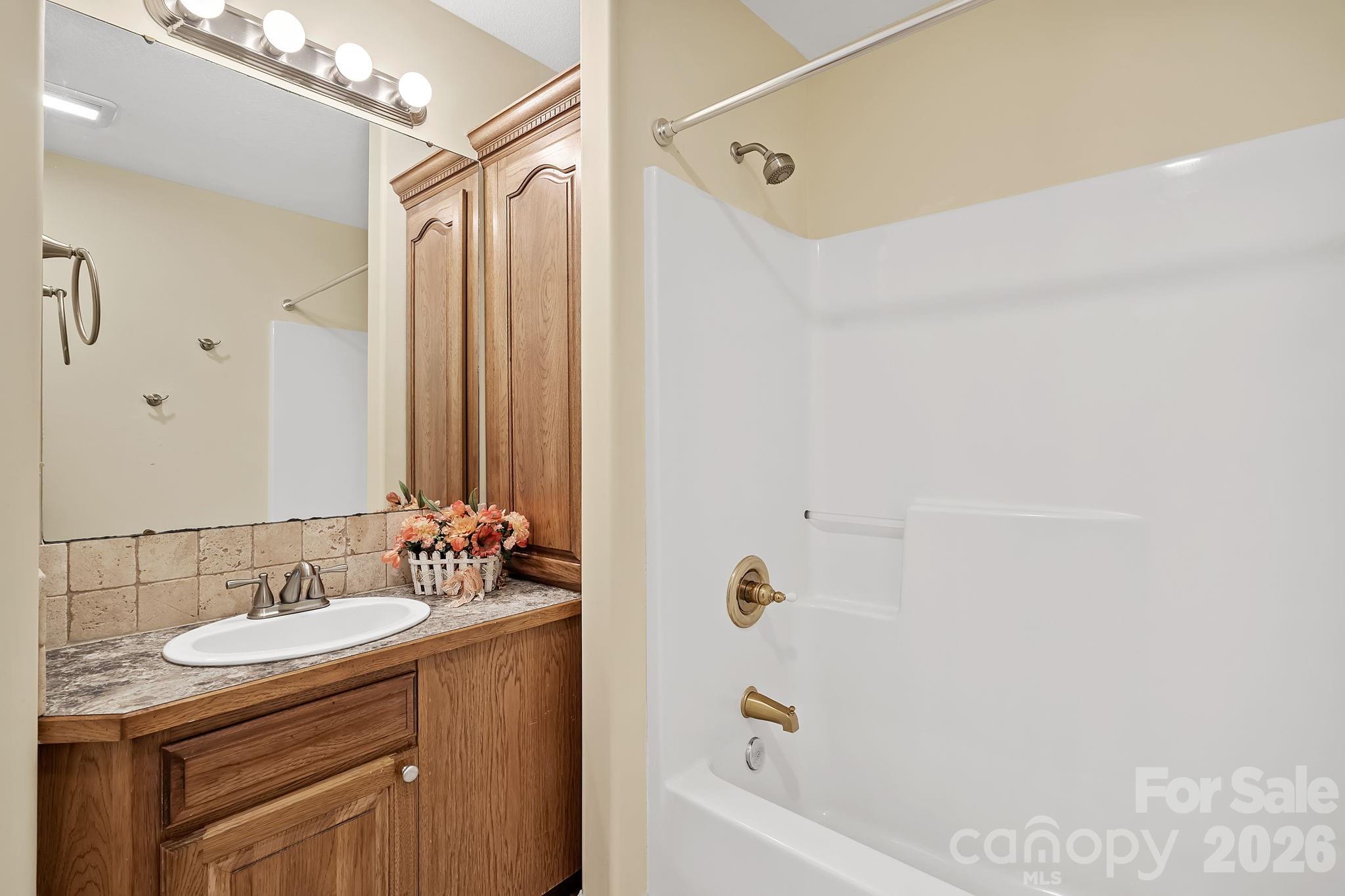 Laurel Woods - Residential