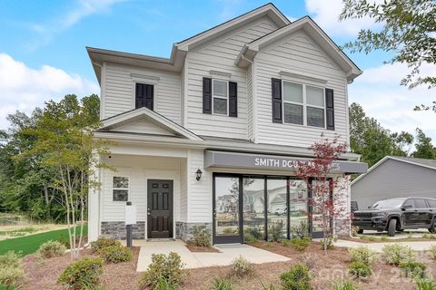 Photo of 1305 Red River Drive, Salisbury, NC 28144 (MLS # 4371538)