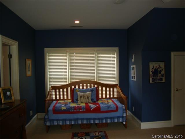 The Peninsula - Residential