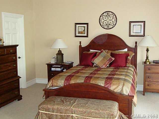 The Peninsula - Residential