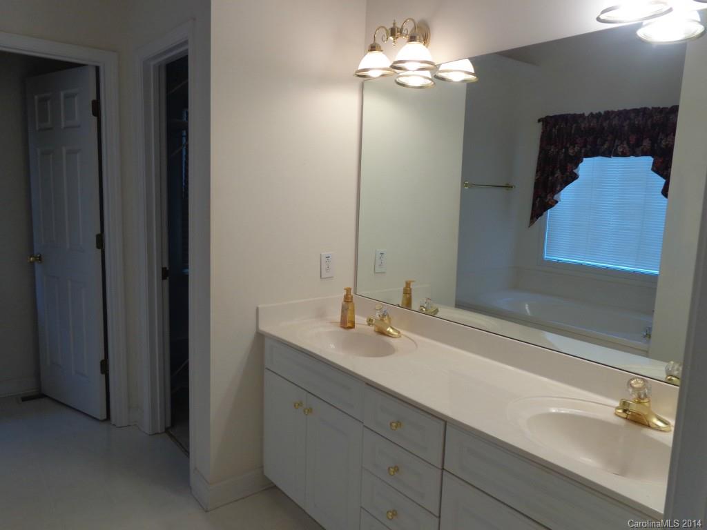 Holland Downs - Residential