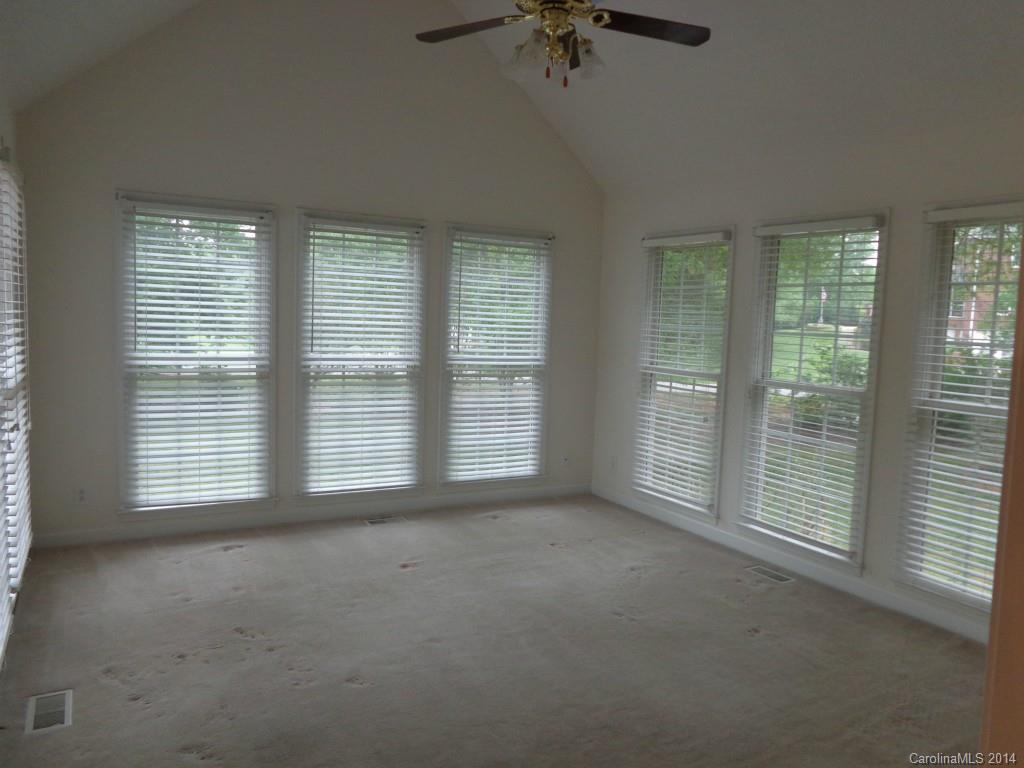 Holland Downs - Residential