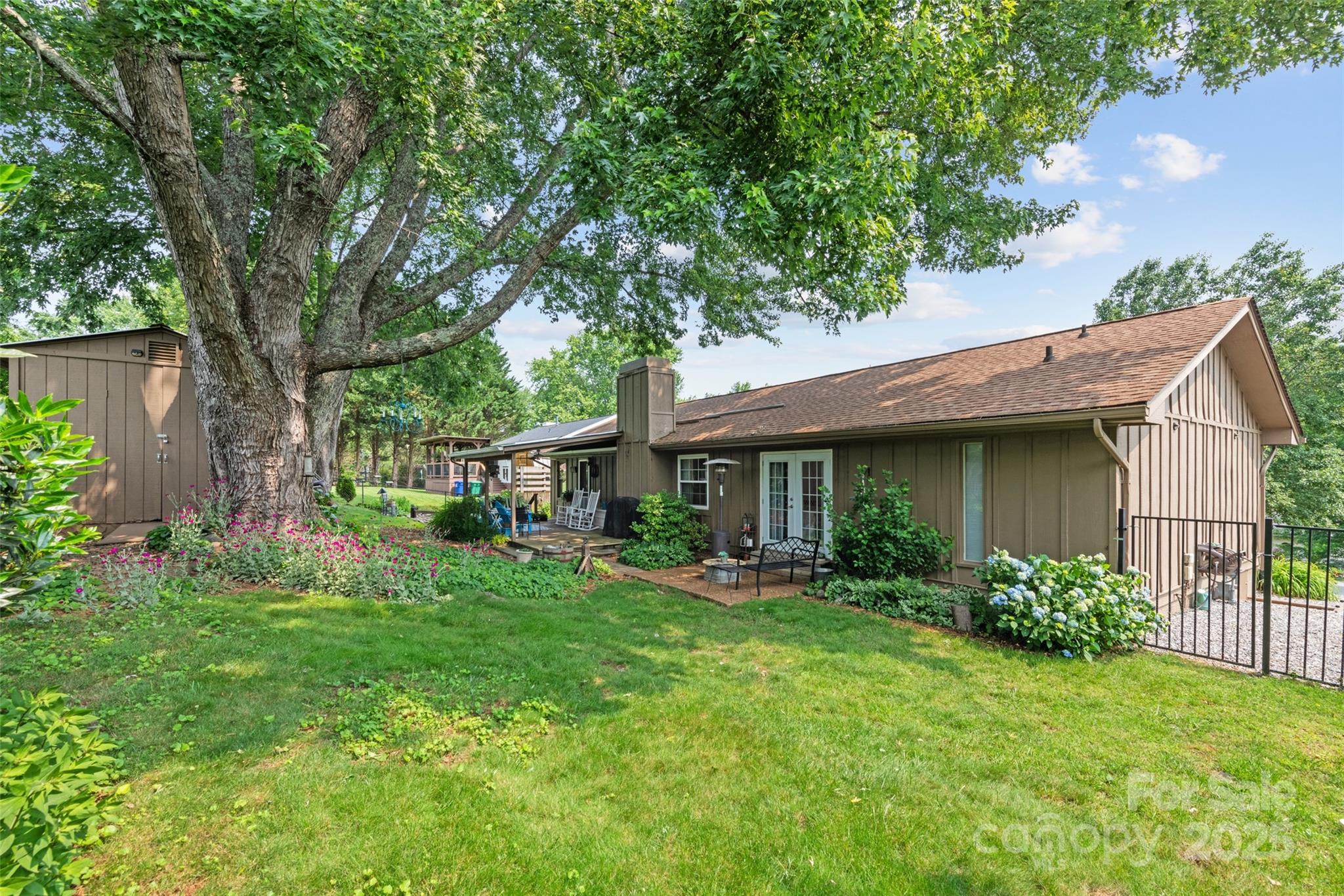 16 Fieldstone Court
