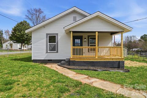 512 3rd Street Stanley NC 28164