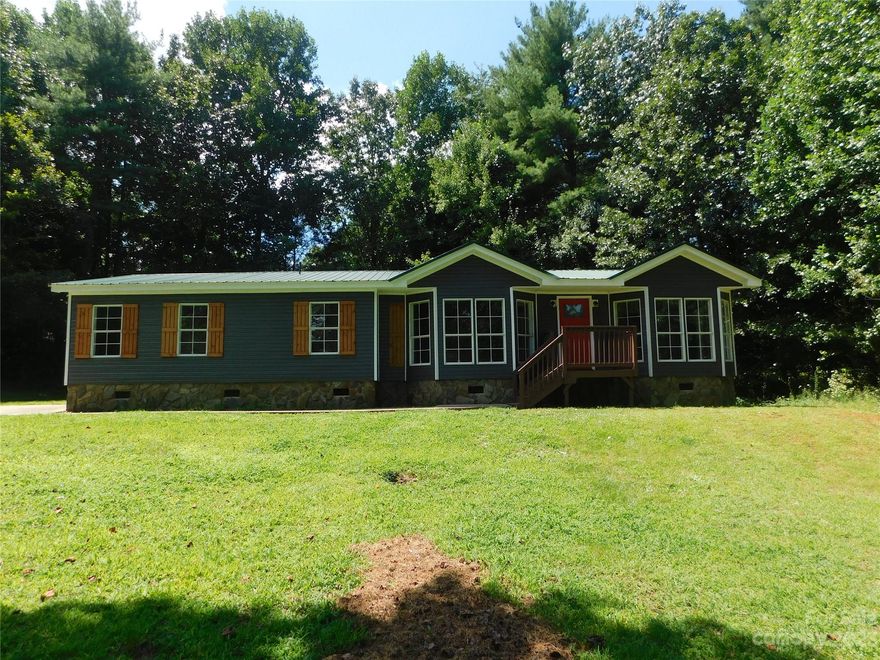 Recently renovated 3 bedroom/2 bath home in the Gamewell area.  Convenient to both Morganton and Lenoir.   Home features a metal roof, new flooring, and is freshly painted.  The home has a large kitchen and bright large dining room.  Enjoy the cleared level yard which would be great for the gardener.