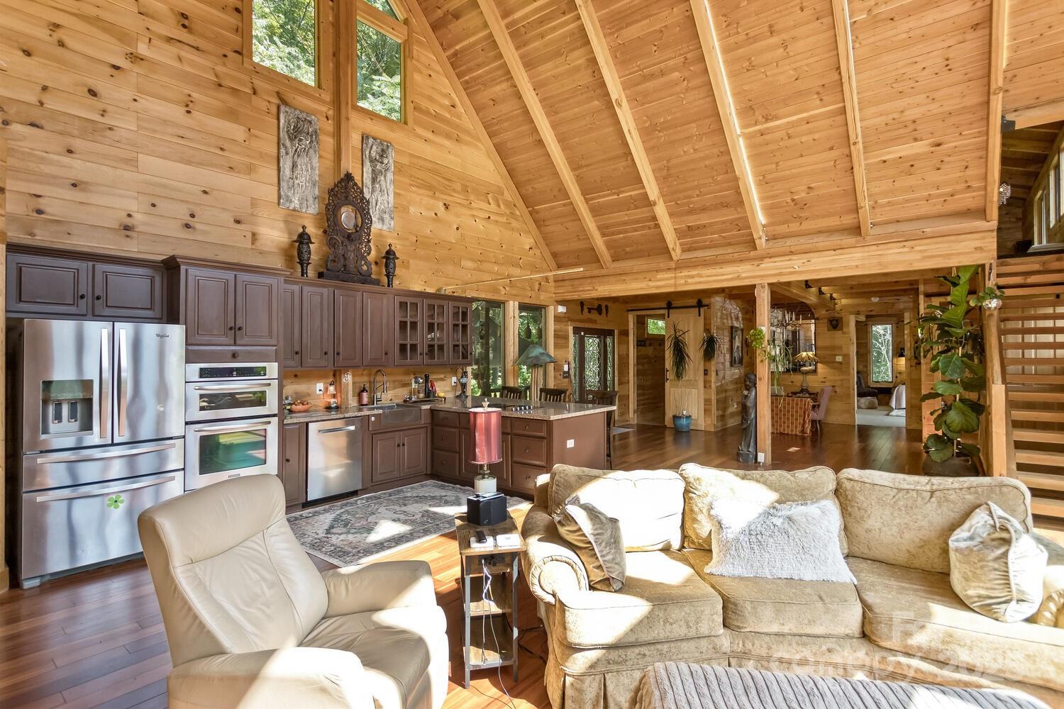 10 Scott Mountain Drive