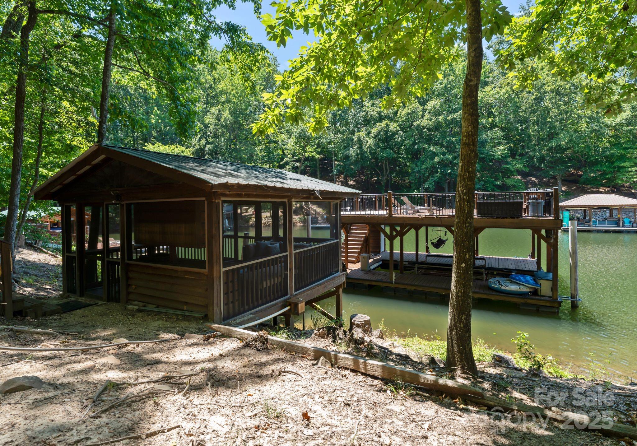 Mt Isle Harbor - Residential