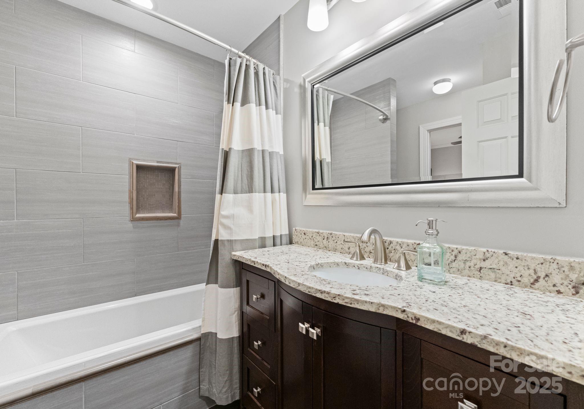 Mt Isle Harbor - Residential