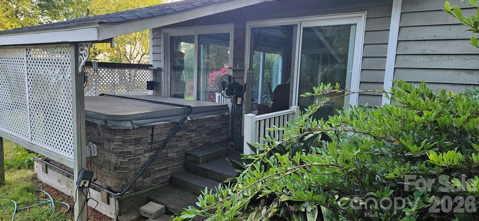 Point Largo - Residential