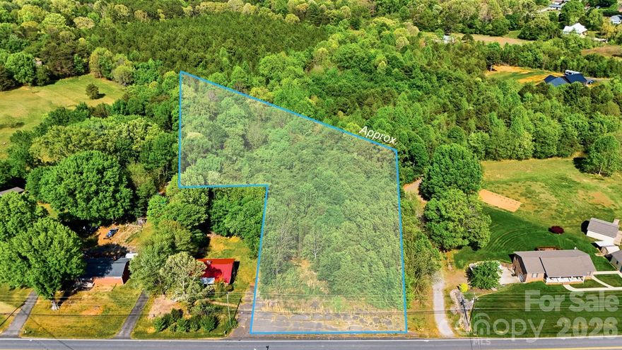 Don't sit on this opportunity! Rare lot within the Hickory ETJ that allows manufactured homes, single family or duplex! Refer to page 106 of the city code. 2 lots make up the 1.76 acres.