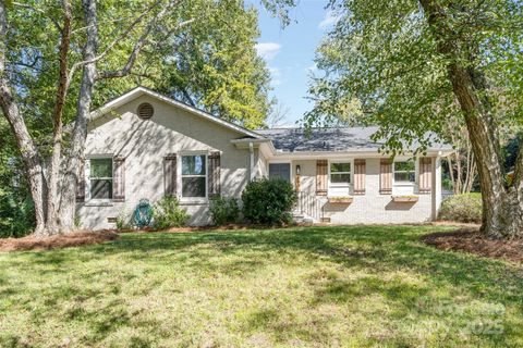 1901 Edgewater Drive Charlotte NC 28210