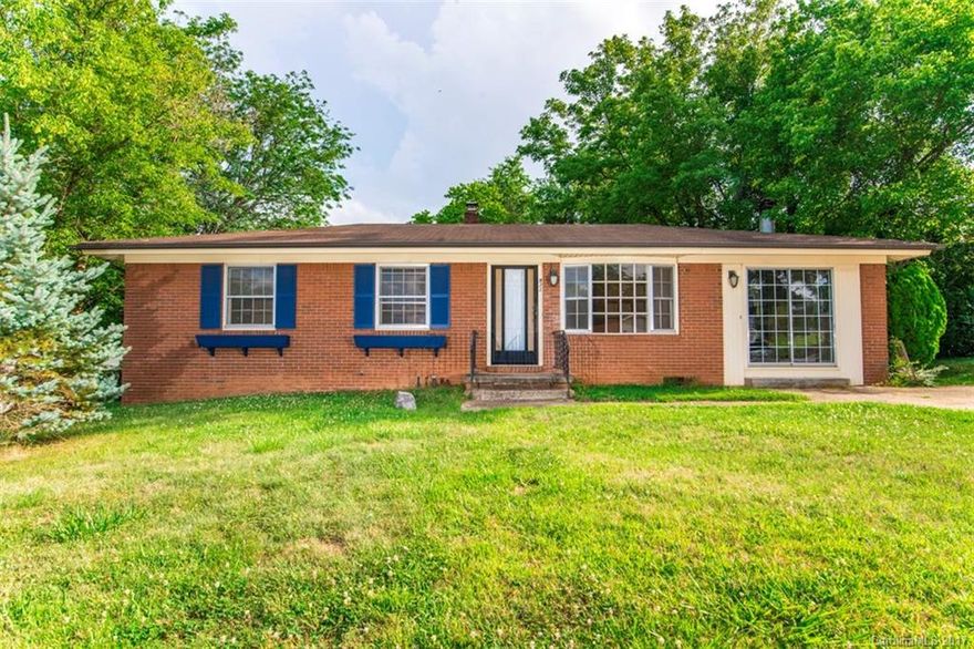 MULTIPLE OFFERS RECEIVED - HIGHEST AND BEST BY 5PM MONDAY, JULY 10.
Perfect location! This cozy South Asheville home is only minutes from downtown. Tucked away in a quiet neighborhood the property includes a fenced in backyard and patio that's great for entertaining guests or just letting the kids play! Priced to sell! Inquire today!