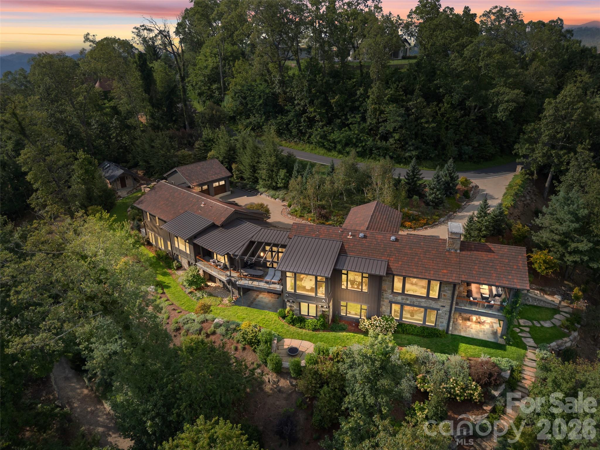 208 Skycliff Drive 4