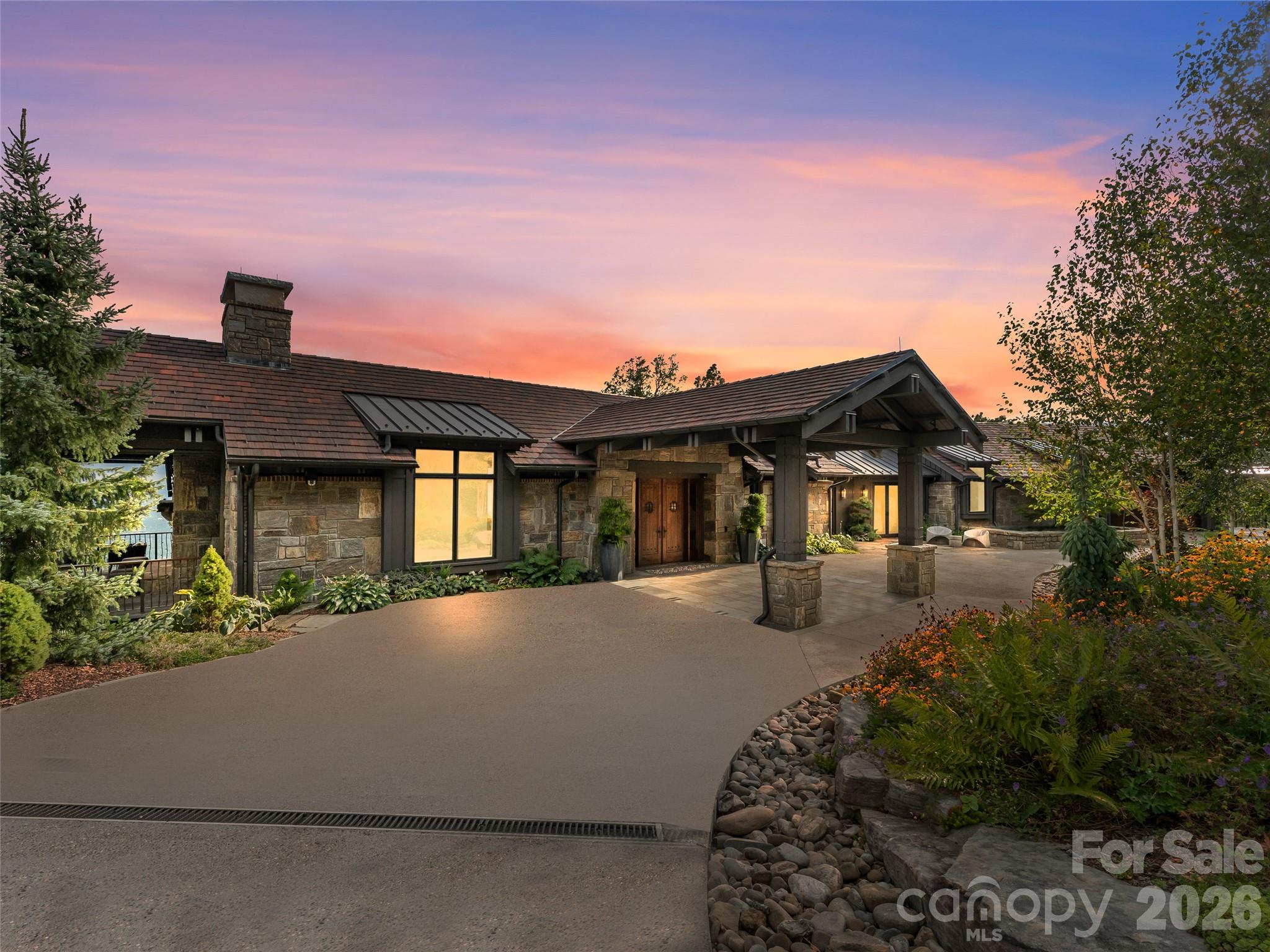 208 Skycliff Drive 4