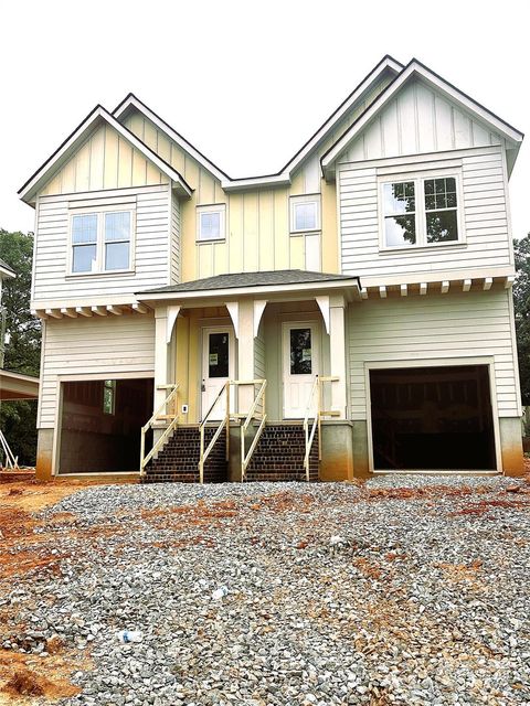 2526 Elkwood Circle Charlotte NC 28205