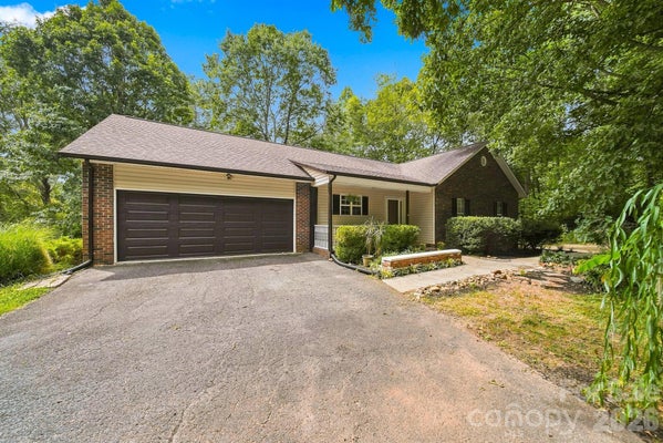 220 5TH ST NE, CONOVER, NC 28613 - Image afc3bcadf3faca96ed6241cc3ecd8fbb/827952002