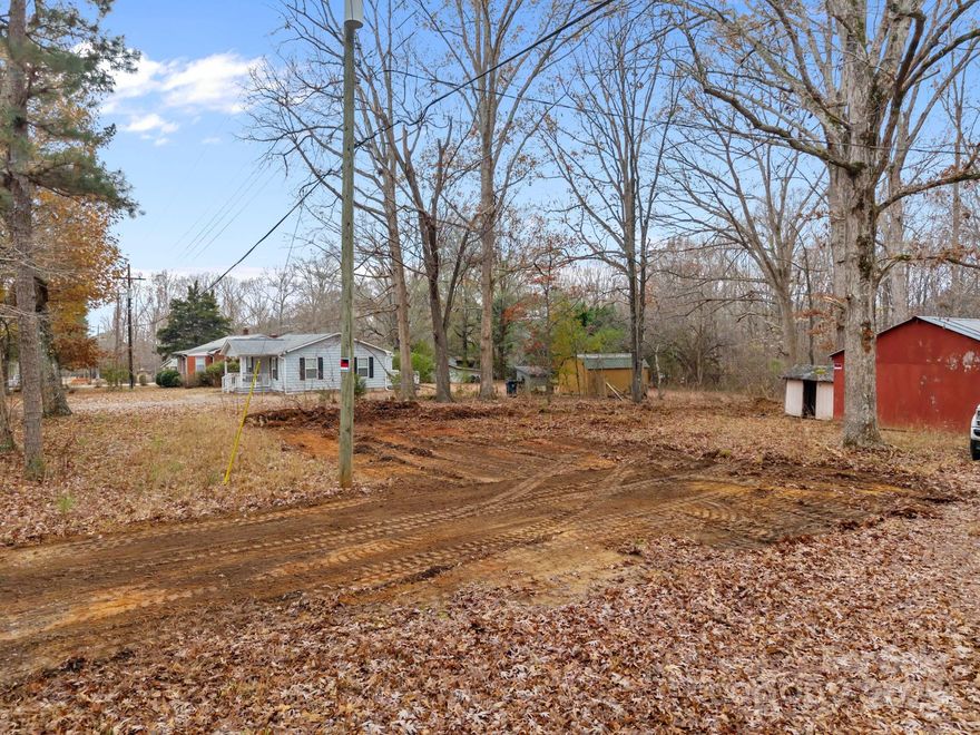 Looking for the perfect flat lot to build your dream home? This beautiful property in highly desirable Catawba, SC offers peaceful country living with a quick drive to Rock Hill or Fort Mill. The lot is cleared, flat, and ready for construction—bring your vision and make it your own! Mobile Homes and Modular Homes are approved, giving you flexibility in your building options.

Opportunities like this are rare—don’t delay in seeing where your new home can be. This is the one you’ve been waiting for!