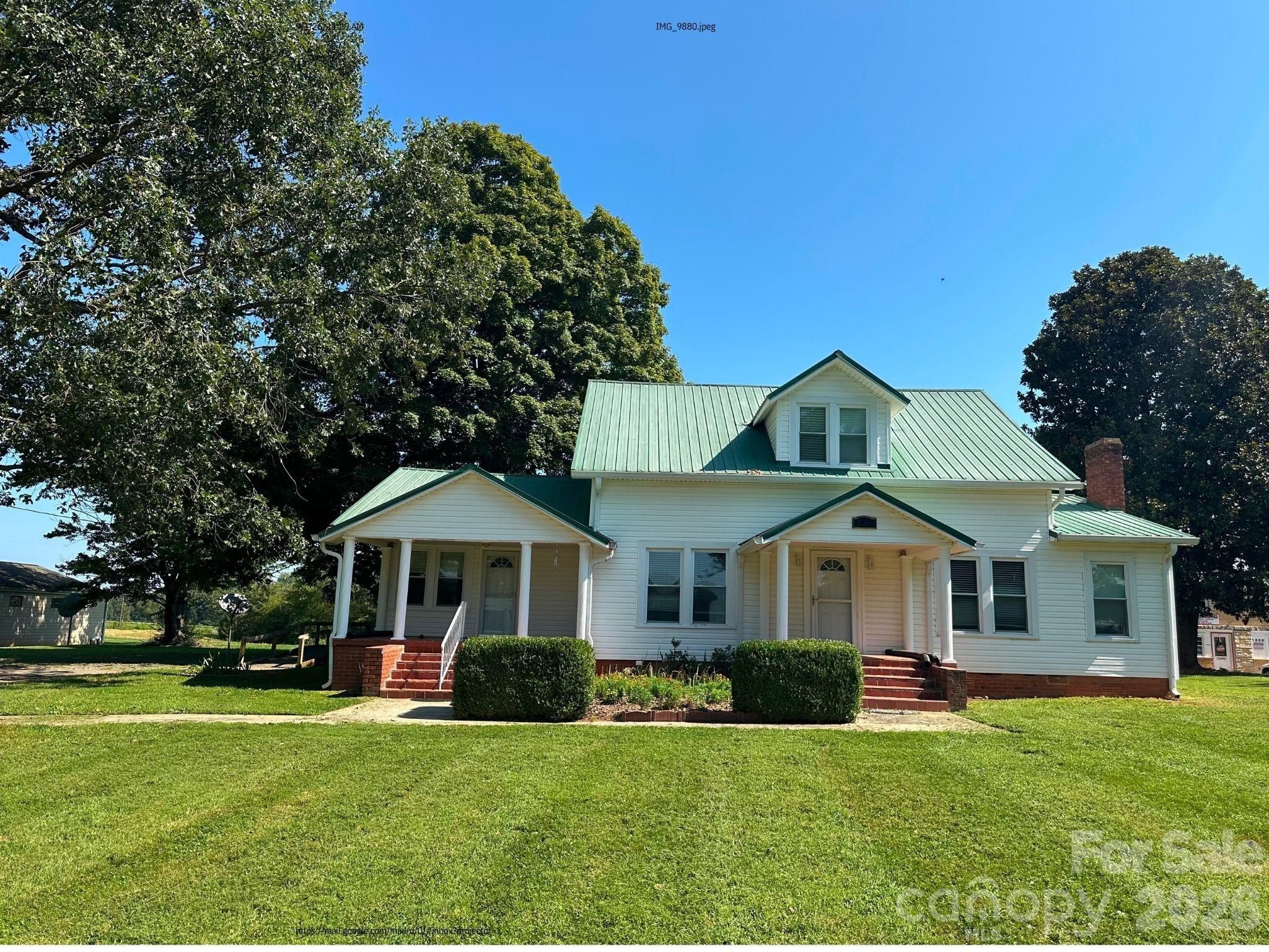1892 W Memorial Highway