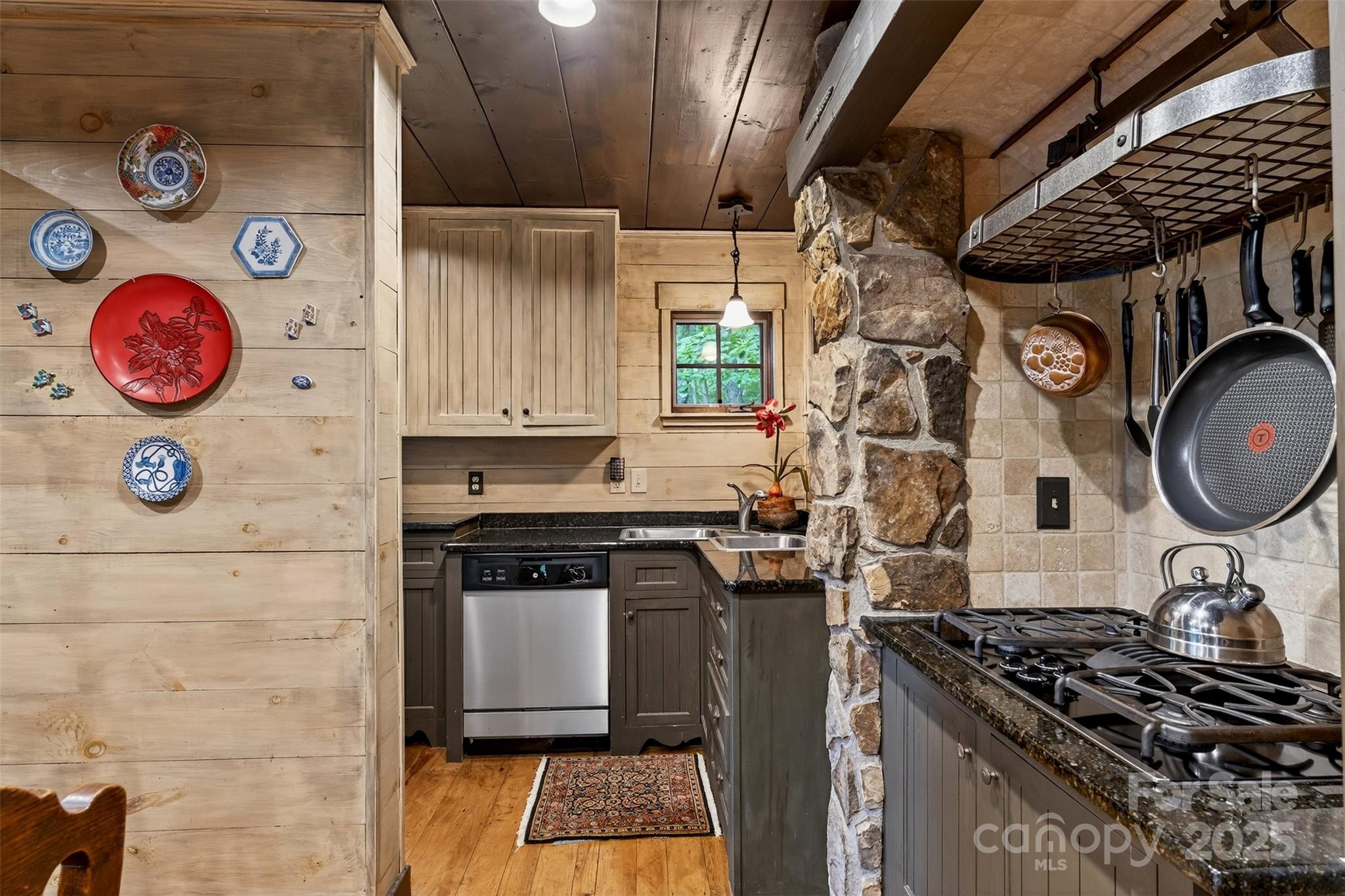 Cliff Ridge Colony - Residential