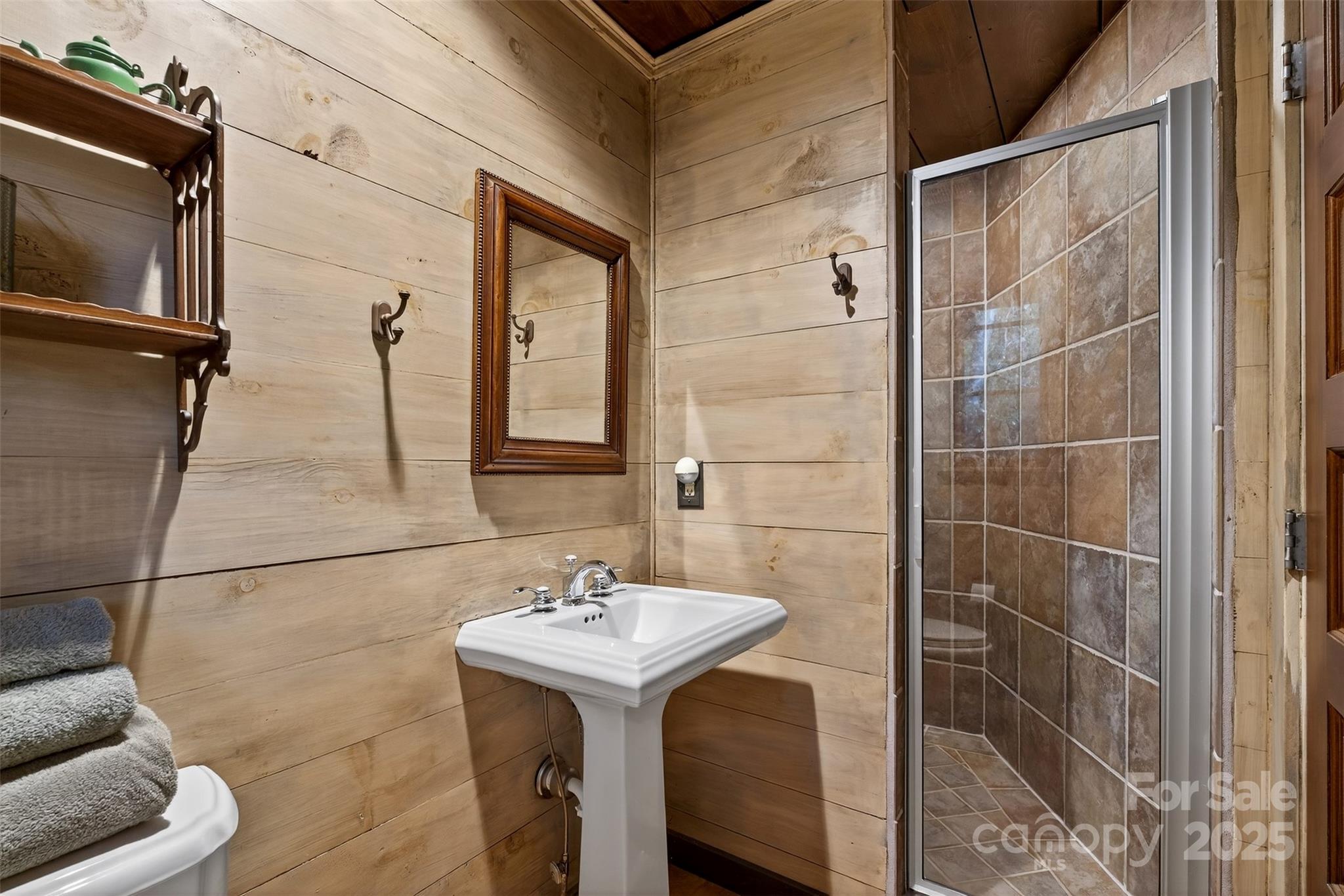 Cliff Ridge Colony - Residential