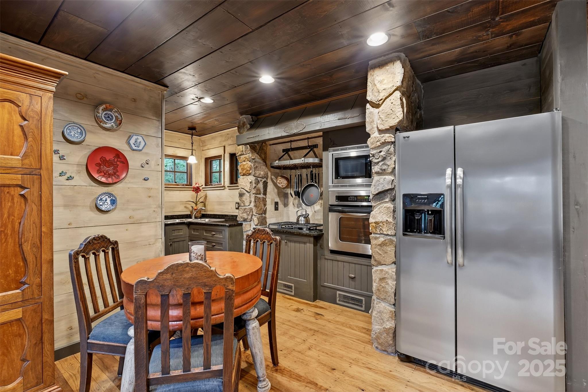 Cliff Ridge Colony - Residential