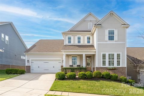 Photo of 11012 Vanguard Parkway, Huntersville, NC 28078 (MLS # 4356182)
