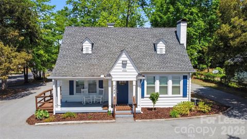 Photo of 792 John B White Sr Boulevard, Spartanburg, SC 29306 (MLS # 4395758)