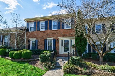 4351 Woodglen Lane Charlotte NC 28226