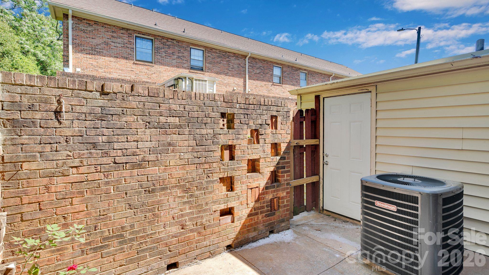 Carriage House - Residential