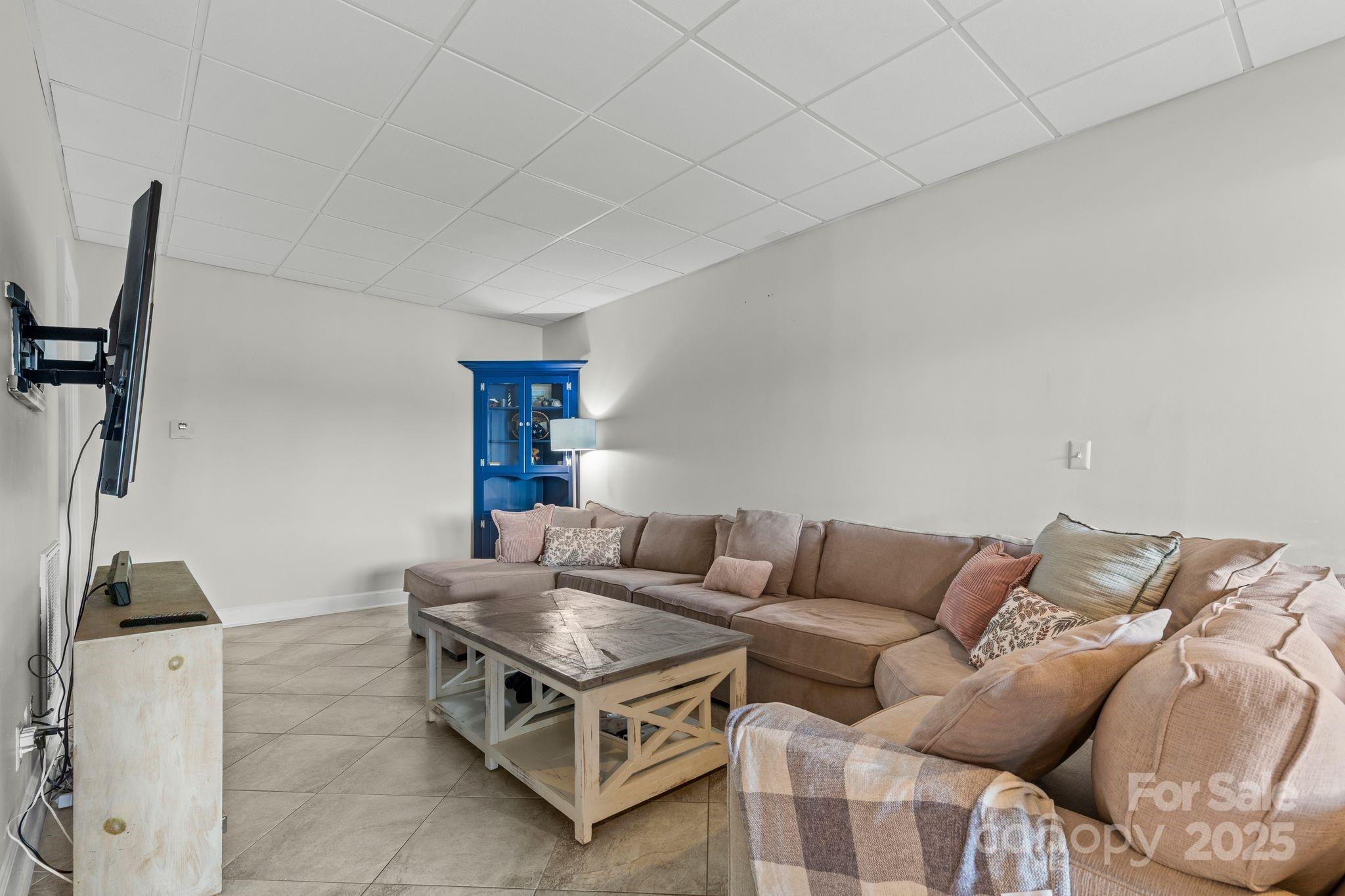 The Peninsula - Residential