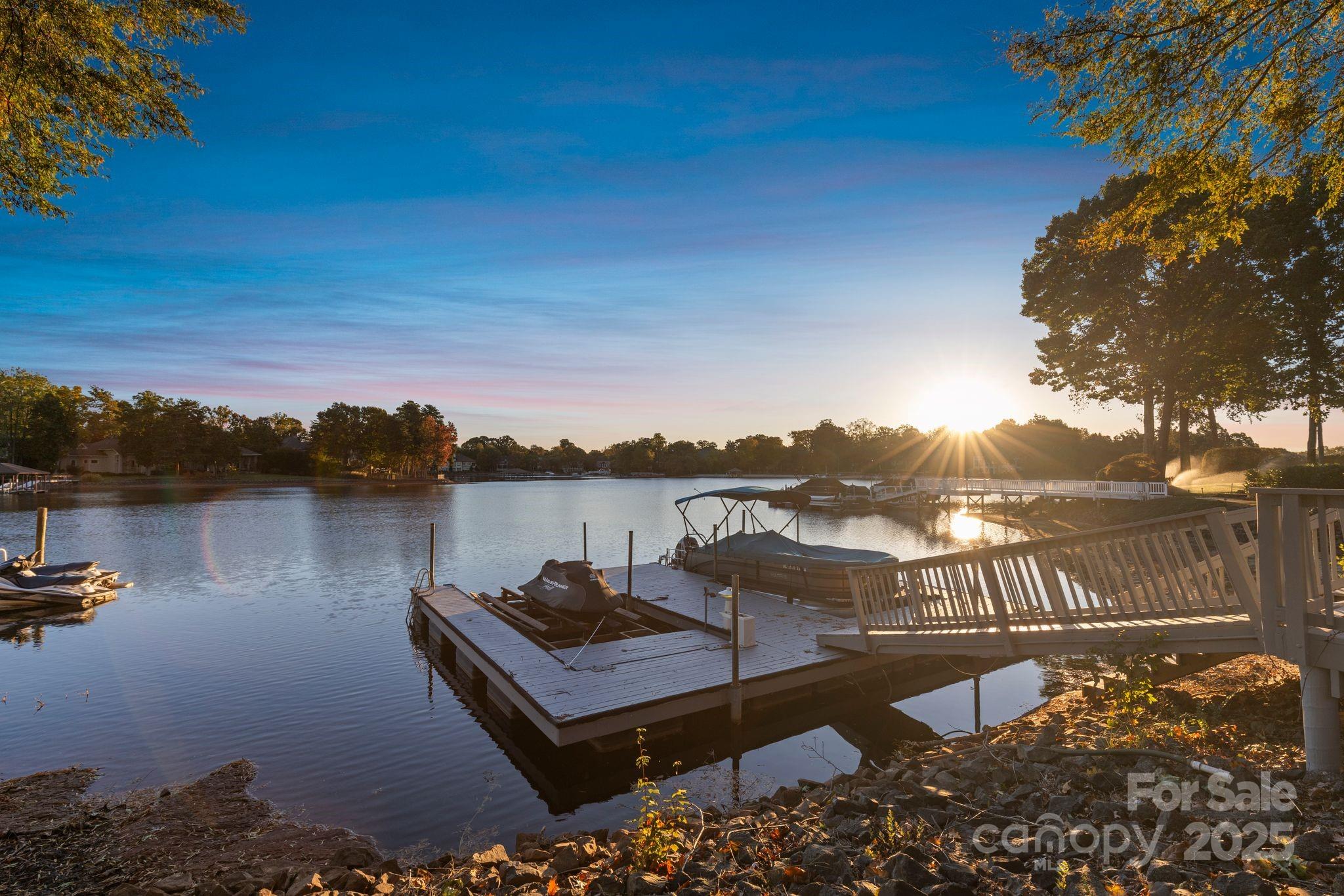 The Peninsula - Residential