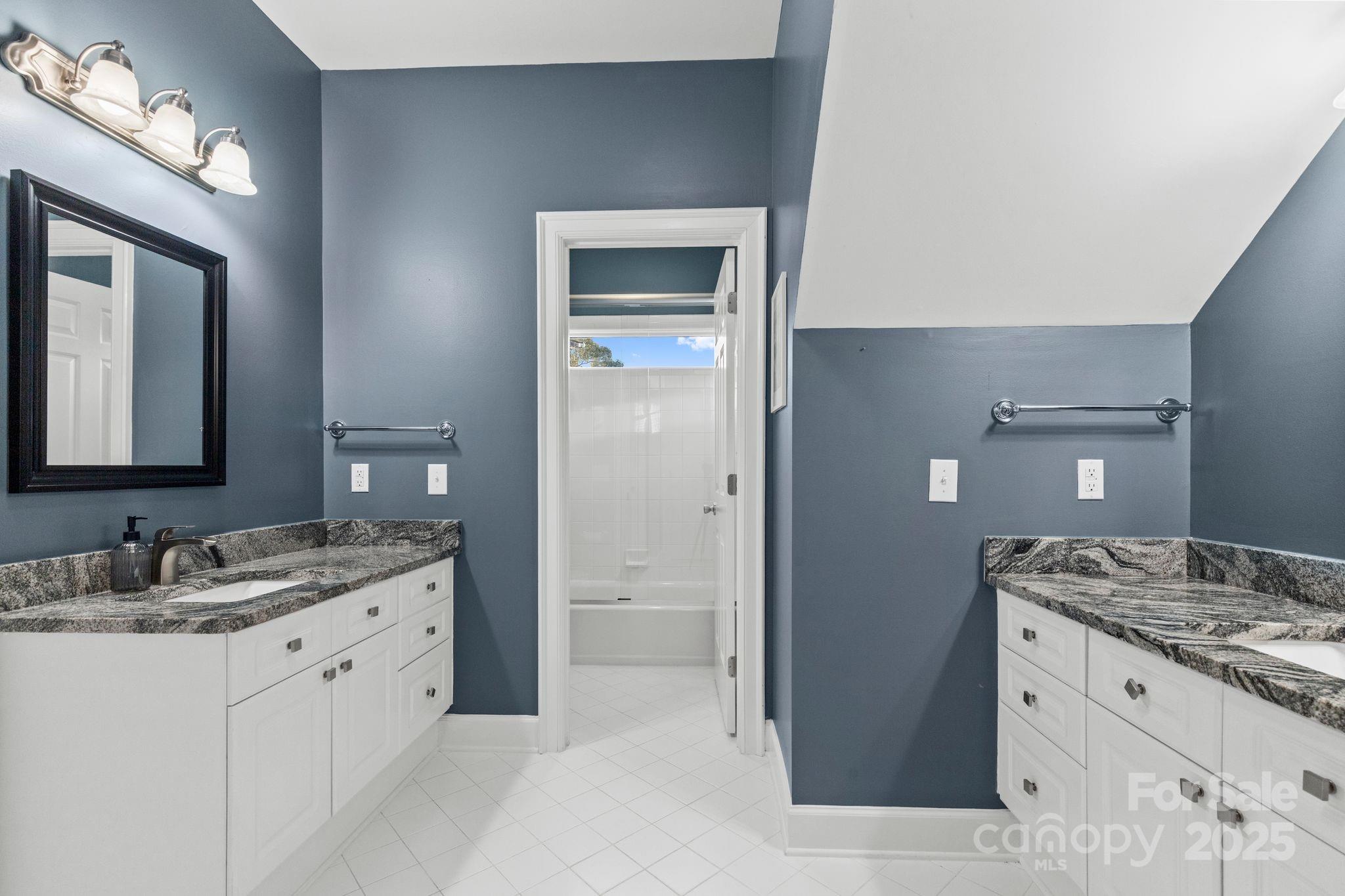 The Peninsula - Residential