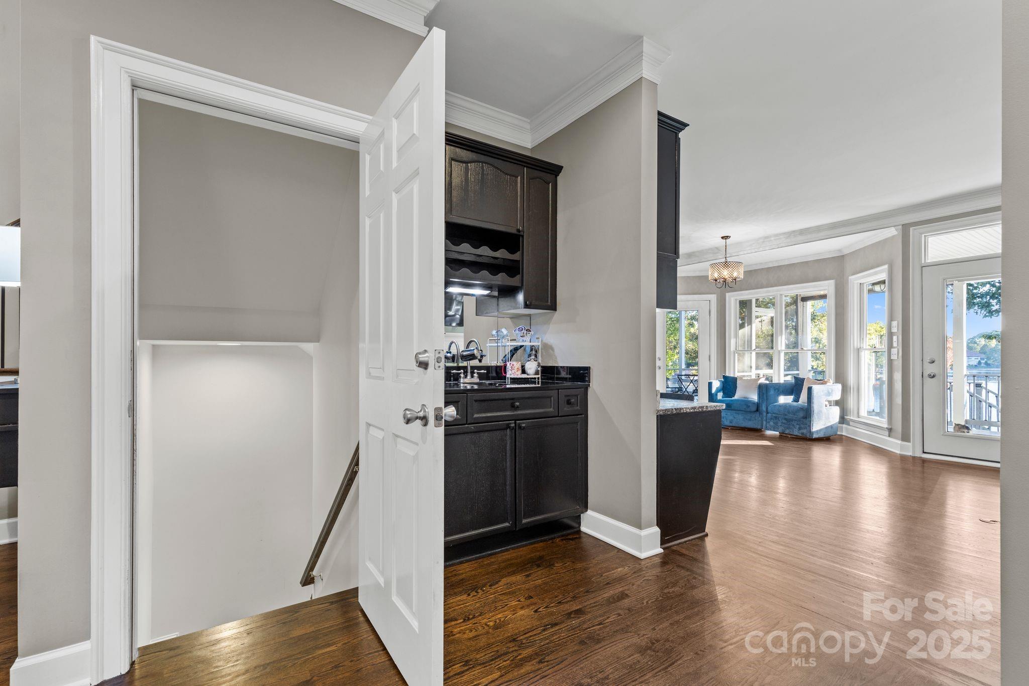 The Peninsula - Residential