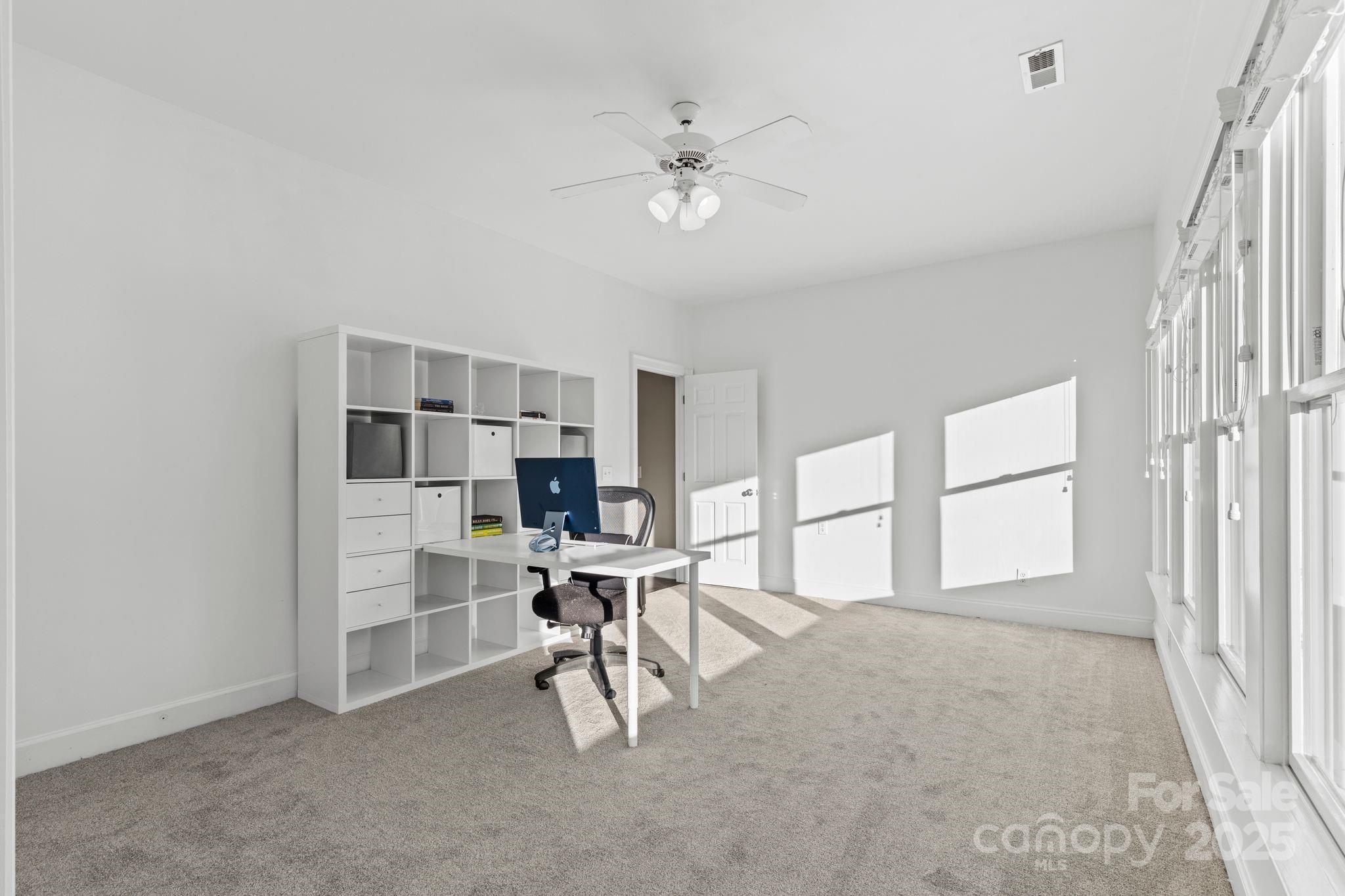 The Peninsula - Residential