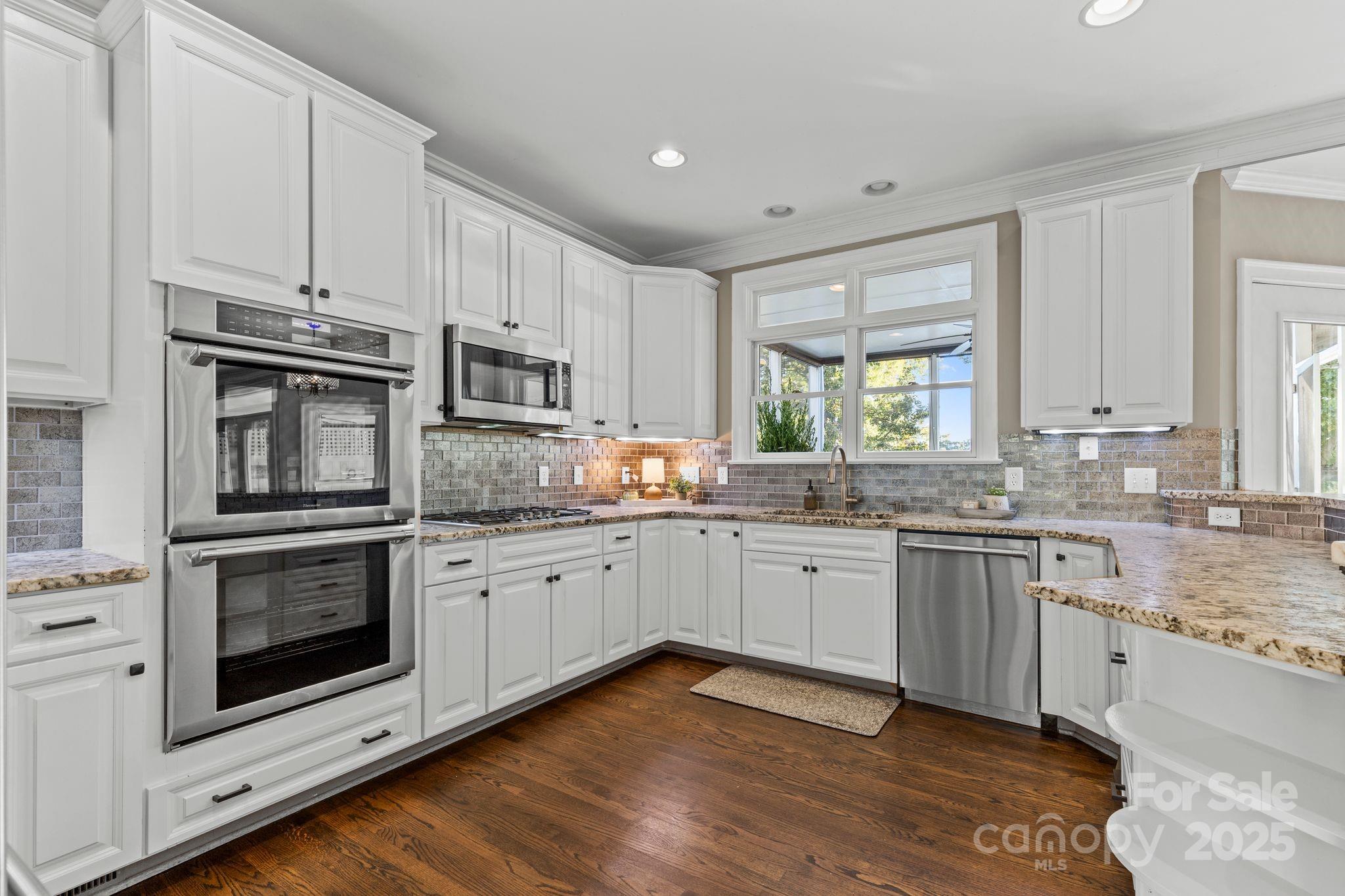 The Peninsula - Residential