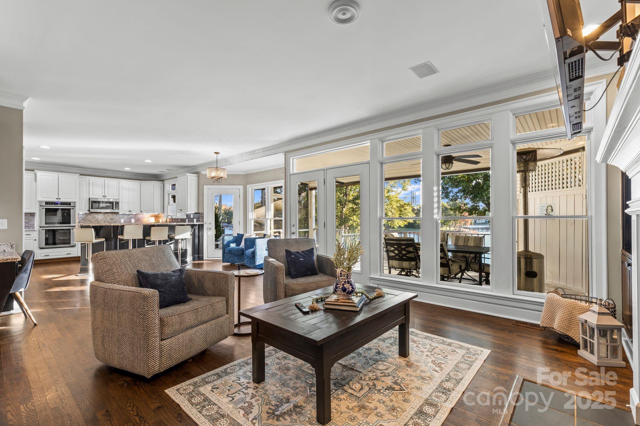 The Peninsula - Residential