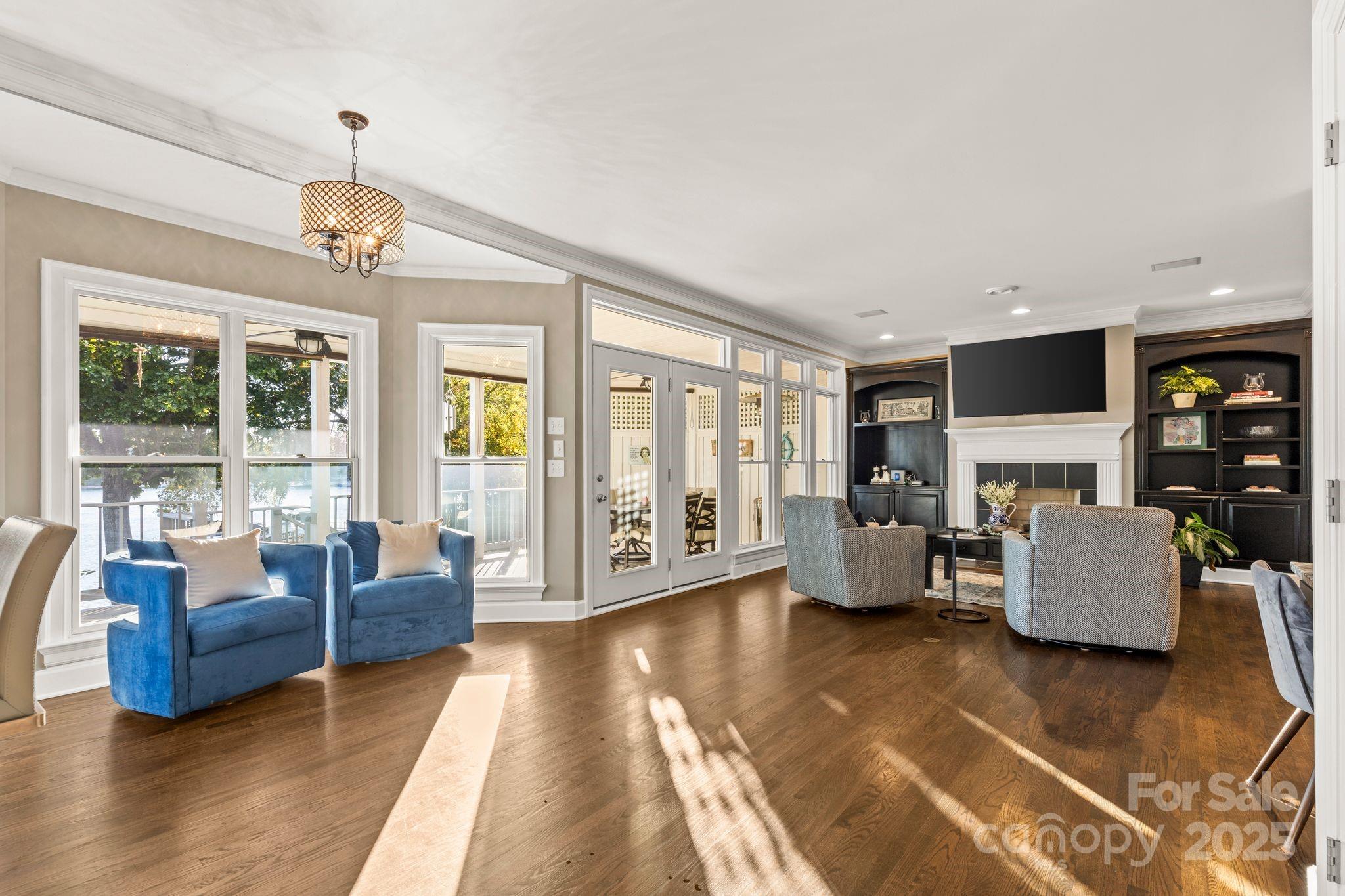 The Peninsula - Residential