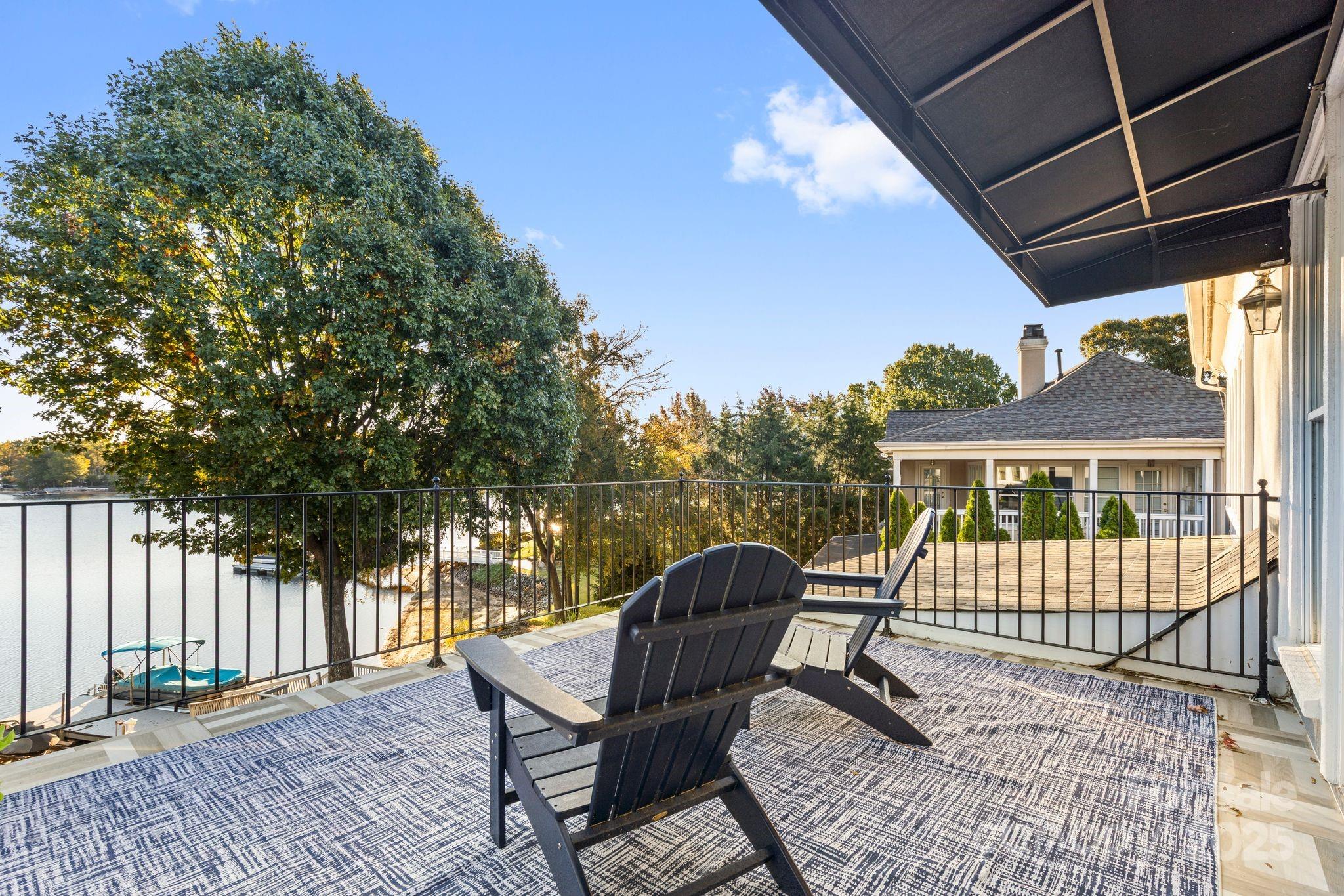 The Peninsula - Residential