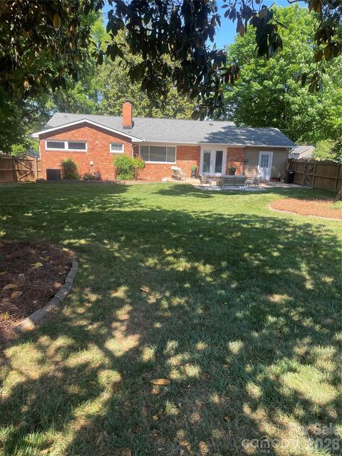 Photo of 748 Stanfield Drive, Charlotte, NC 28210 (MLS # 4378077)