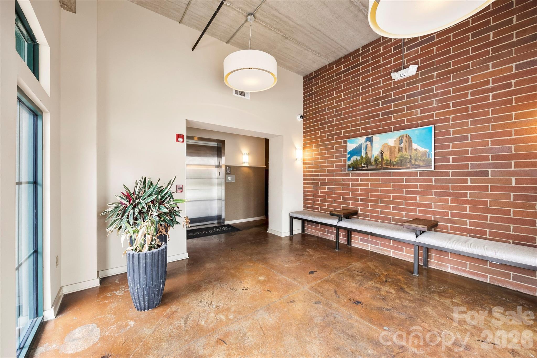 626 N Graham Street 205