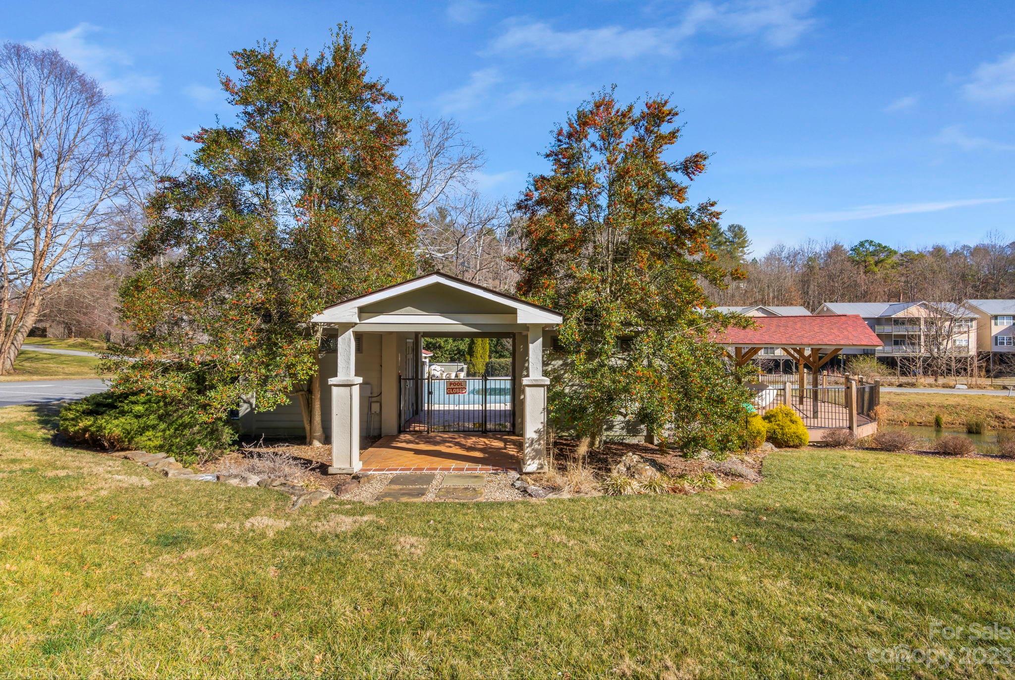 Riverknoll - Residential