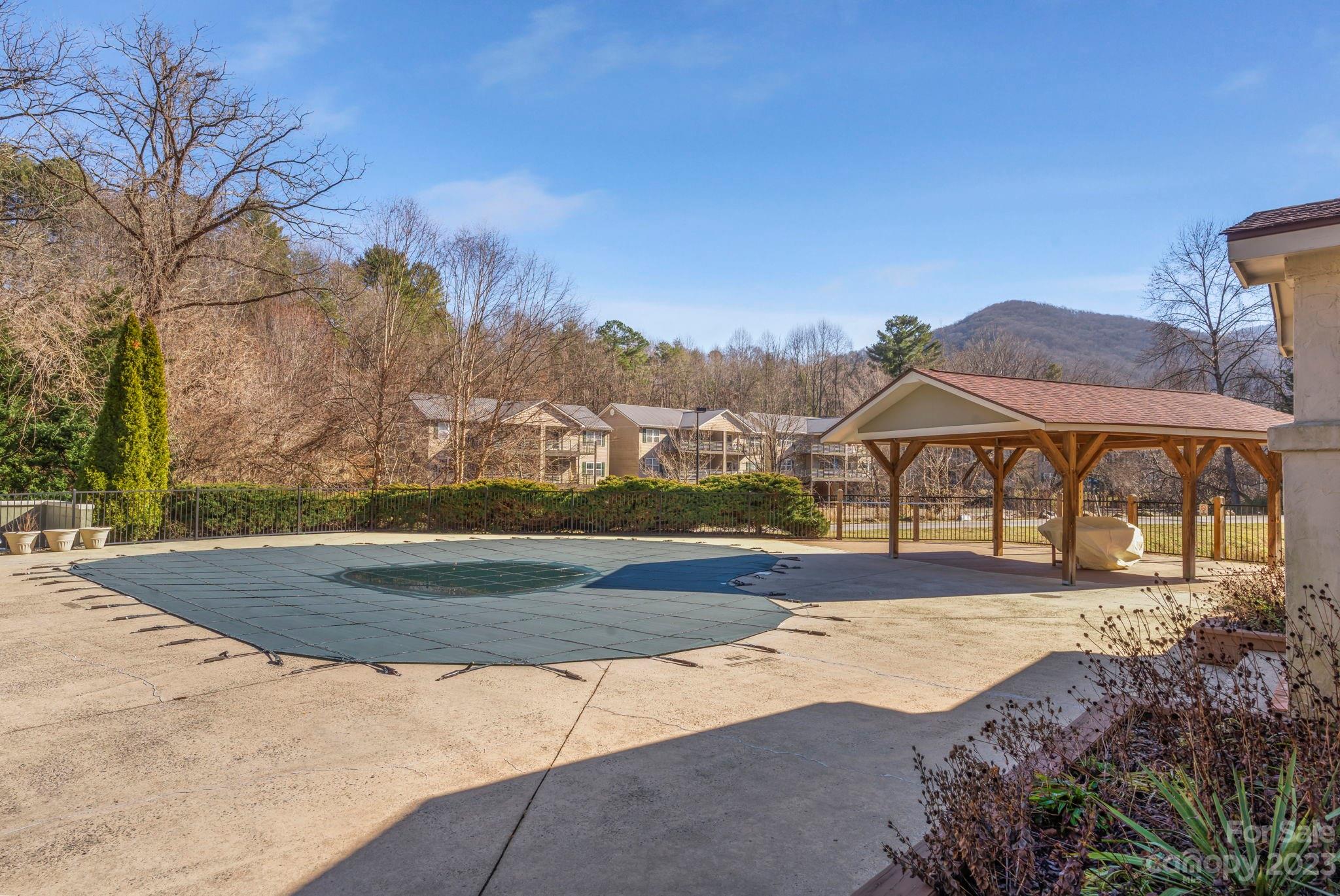 Riverknoll - Residential