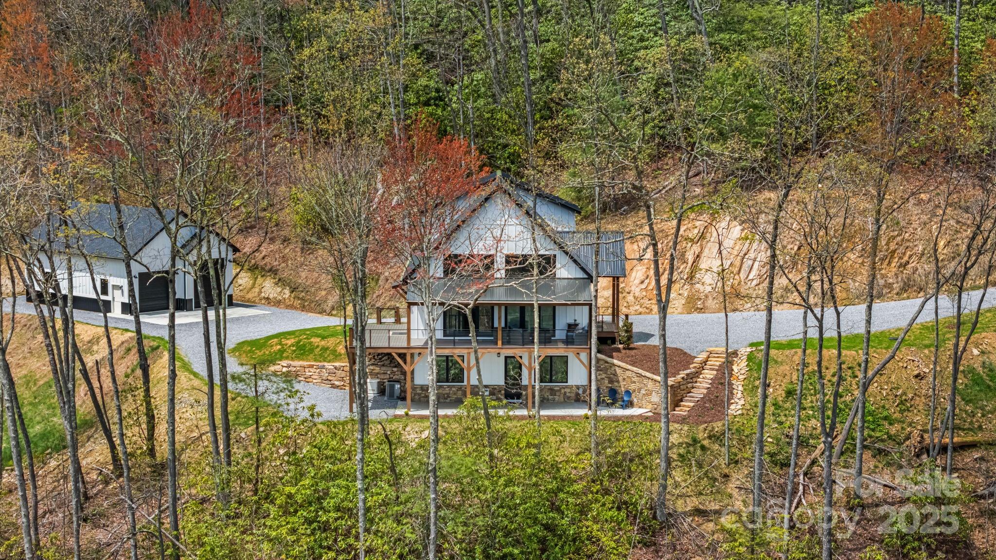 715 Sigogglin Trail