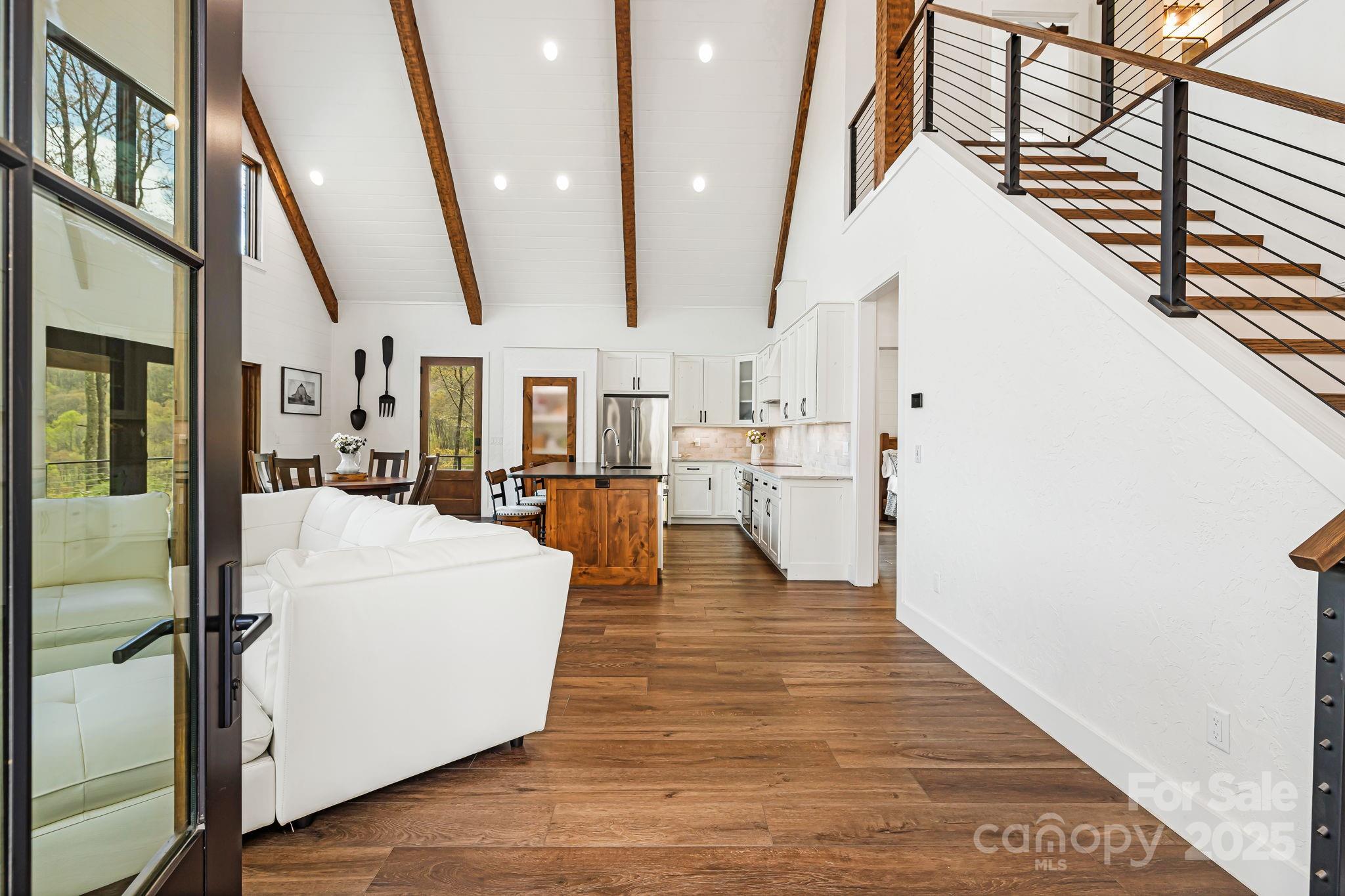 715 Sigogglin Trail