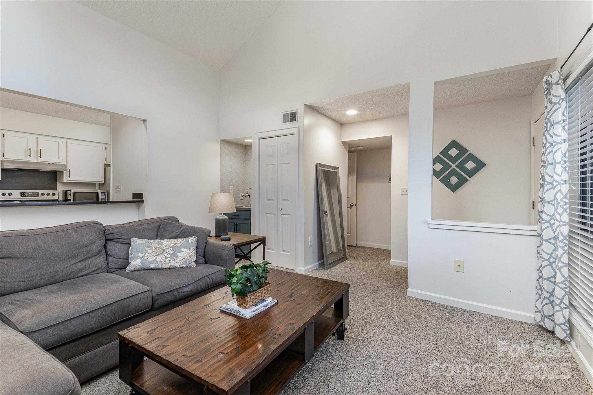 421 N Church Street 12F