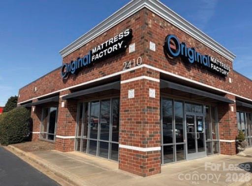 2410 W Roosevelt Boulevard